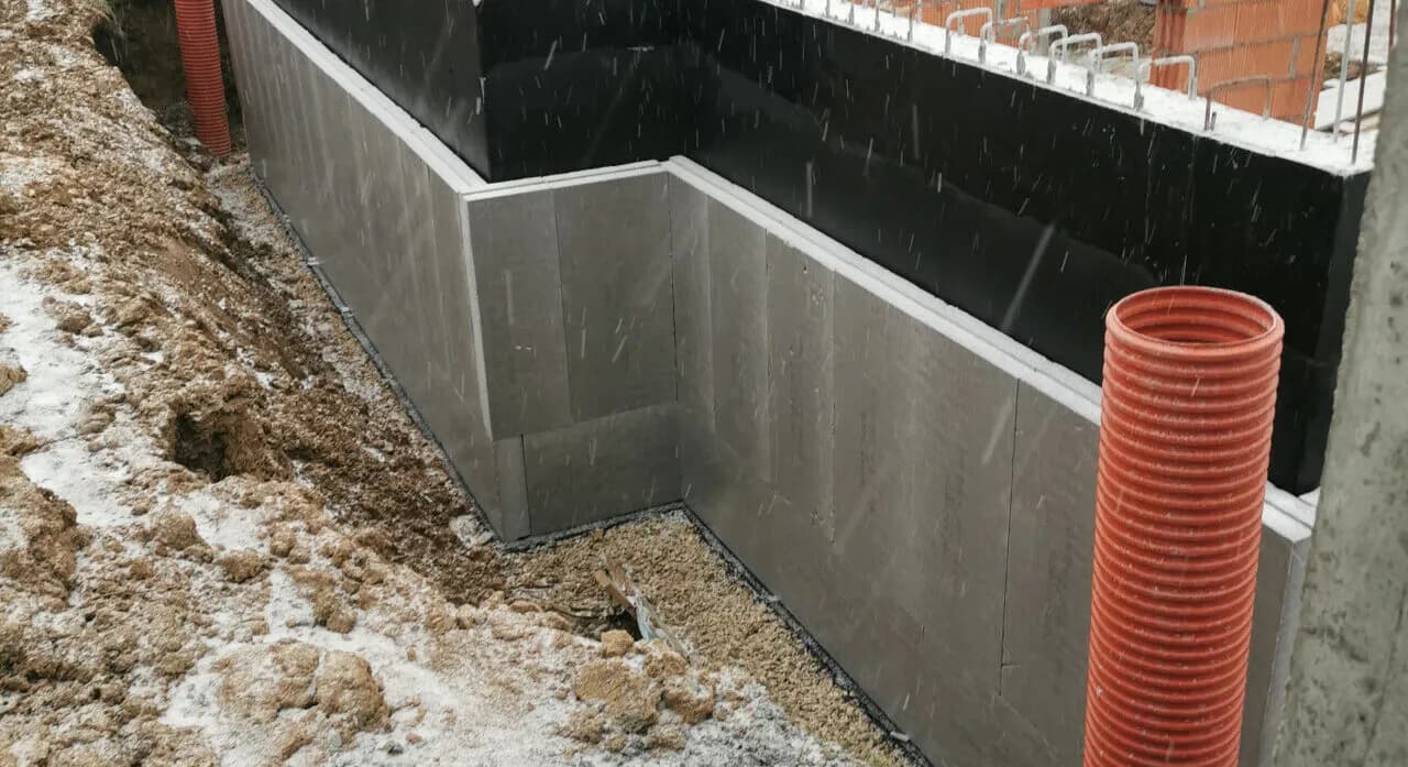 Jak ocieplić fundament styropianem: uniknij błędów i oszczędzaj na kosztach